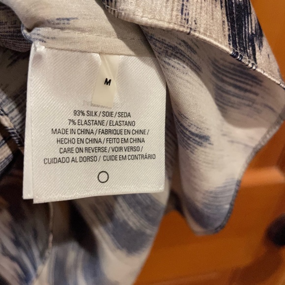 Elie Tahari - sleeveless silky blouse - Picture 6 of 7